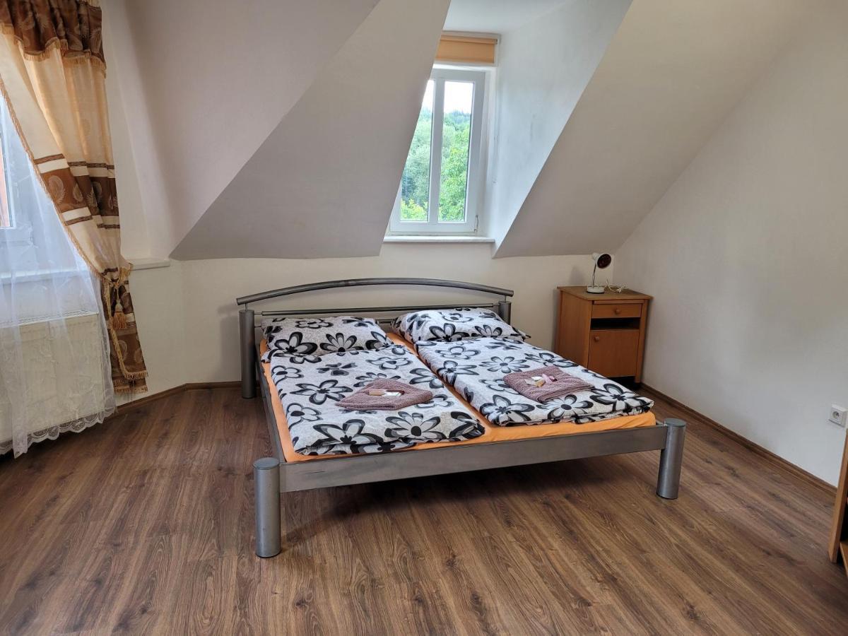 קרלובי וארי Studentska Apartments מראה חיצוני תמונה
