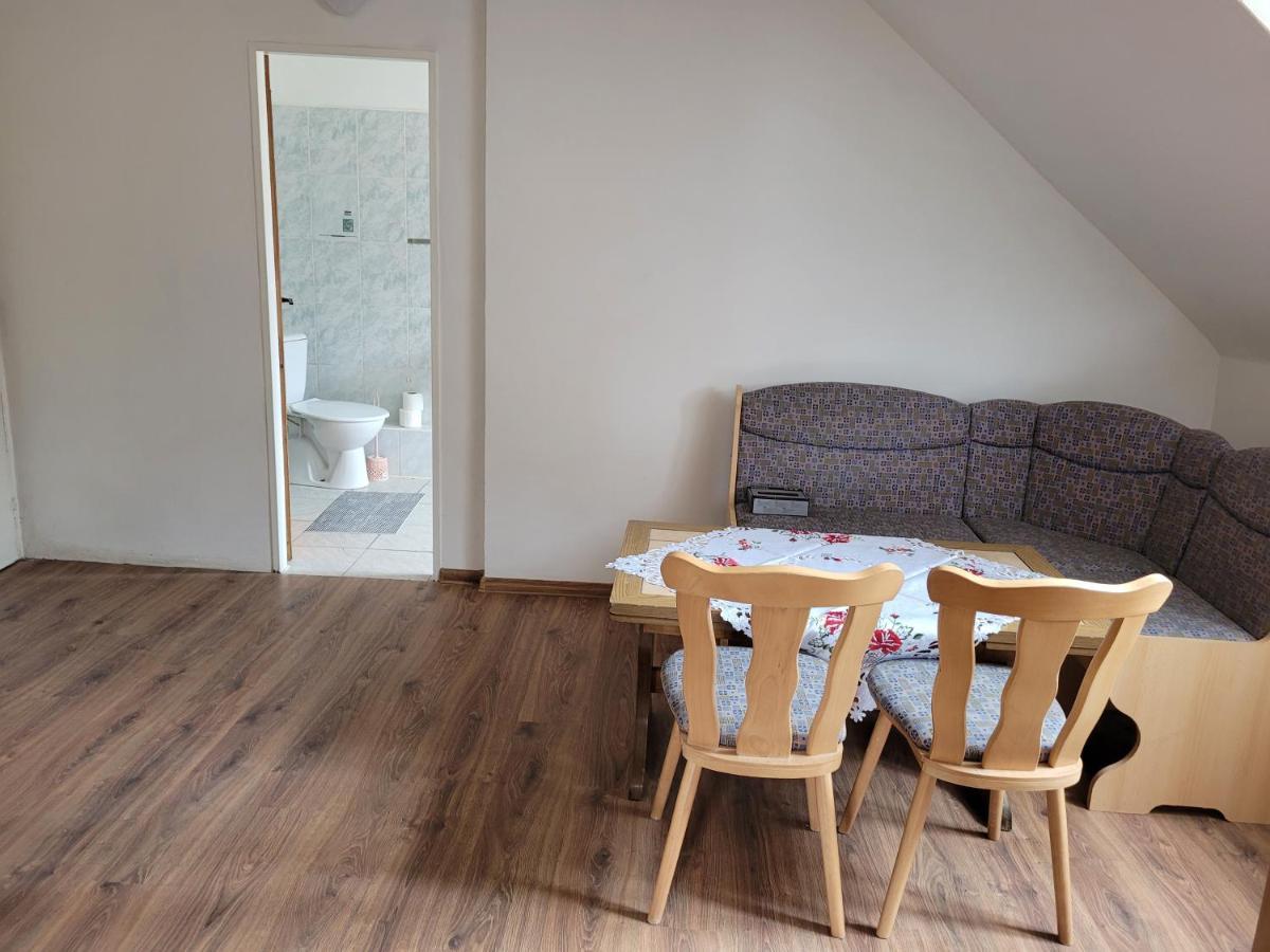 קרלובי וארי Studentska Apartments מראה חיצוני תמונה